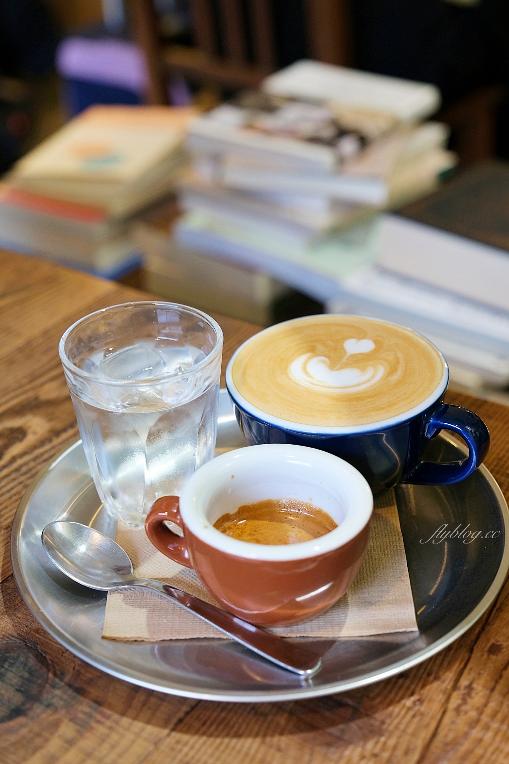 新竹竹北｜abrazamoslavida cafe 歲月靜好咖啡館，享受閒逸的空間，美味的自製甜點和手沖咖啡 @飛天璇的口袋