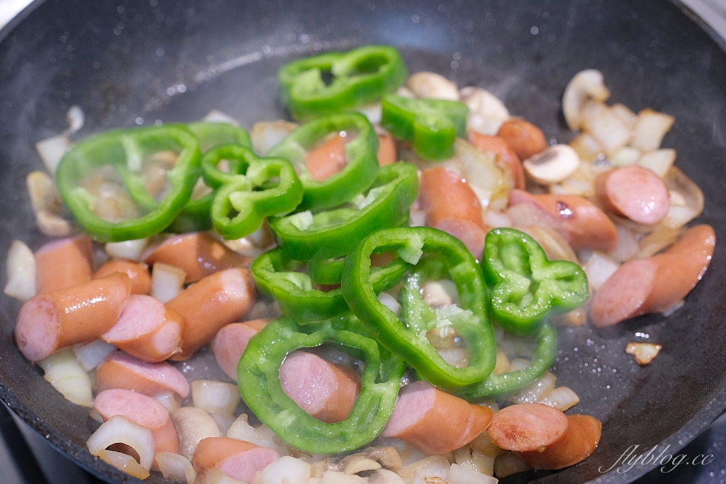 拿坡里義大利麵做法｜你也被日劇First Love初戀燒到嗎？主角最愛吃的拿坡里義大麵這麼做 @飛天璇的口袋