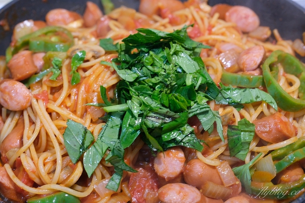 拿坡里義大利麵做法｜你也被日劇First Love初戀燒到嗎？主角最愛吃的拿坡里義大麵這麼做 @飛天璇的口袋