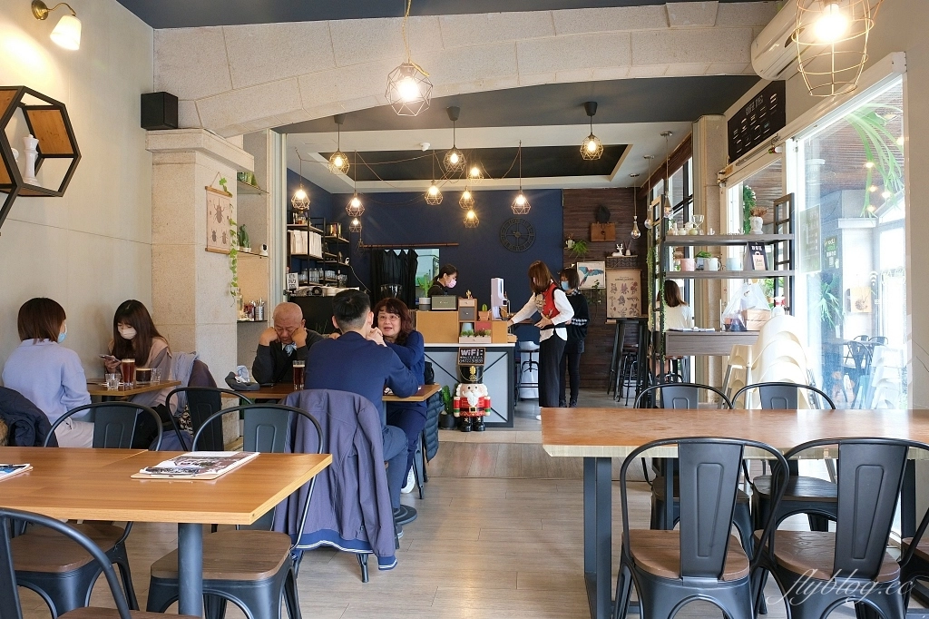 台中南區｜慕泥灰咖啡文創店，食材用心擺盤有點可愛，必吃炸饅頭 @飛天璇的口袋