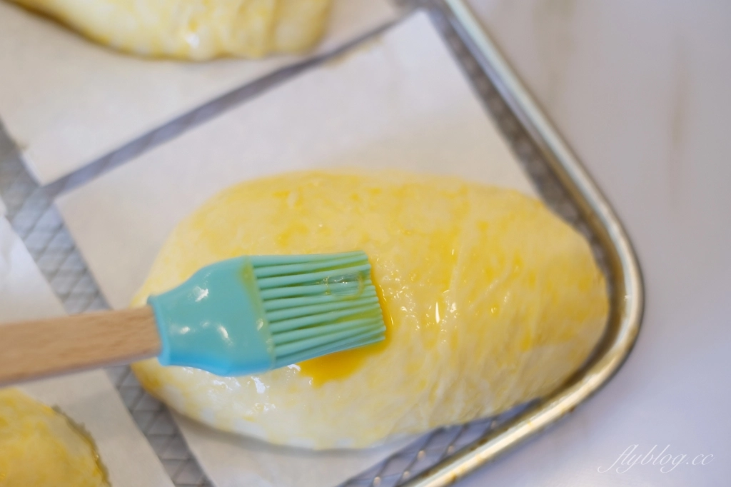 麵包食譜｜肉鬆麵包做法｜大人小孩都喜歡的台式麵包，最經典的鹹麵包這樣做 @飛天璇的口袋