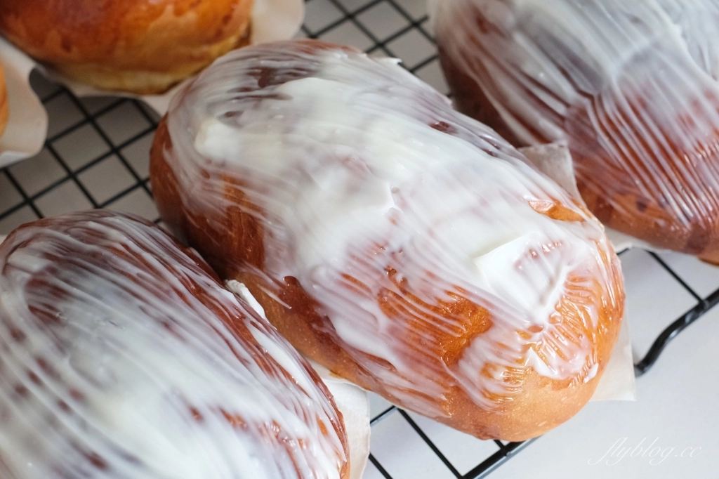 麵包食譜｜肉鬆麵包做法｜大人小孩都喜歡的台式麵包，最經典的鹹麵包這樣做 @飛天璇的口袋