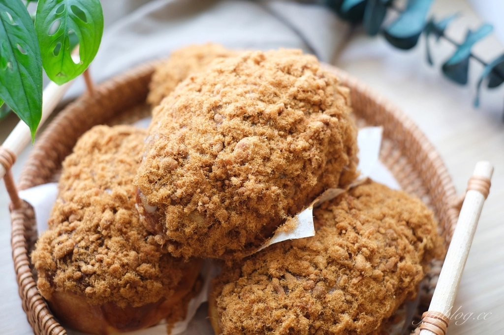 麵包食譜｜肉鬆麵包做法｜大人小孩都喜歡的台式麵包，最經典的鹹麵包這樣做 @飛天璇的口袋