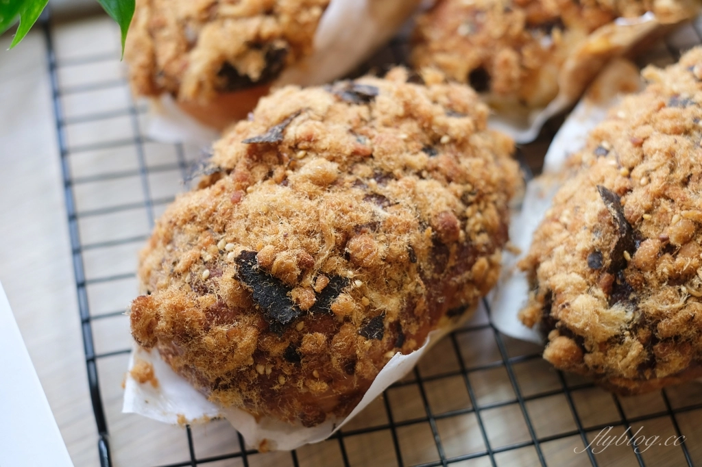 麵包食譜｜肉鬆麵包做法｜大人小孩都喜歡的台式麵包，最經典的鹹麵包這樣做 @飛天璇的口袋