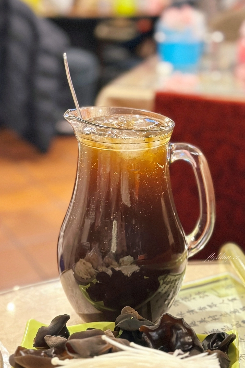 台中南區｜藝品薑母鴨．陶鍋煮的古早味薑母鴨，白甘蔗熬煮的湯頭超清甜 @飛天璇的口袋