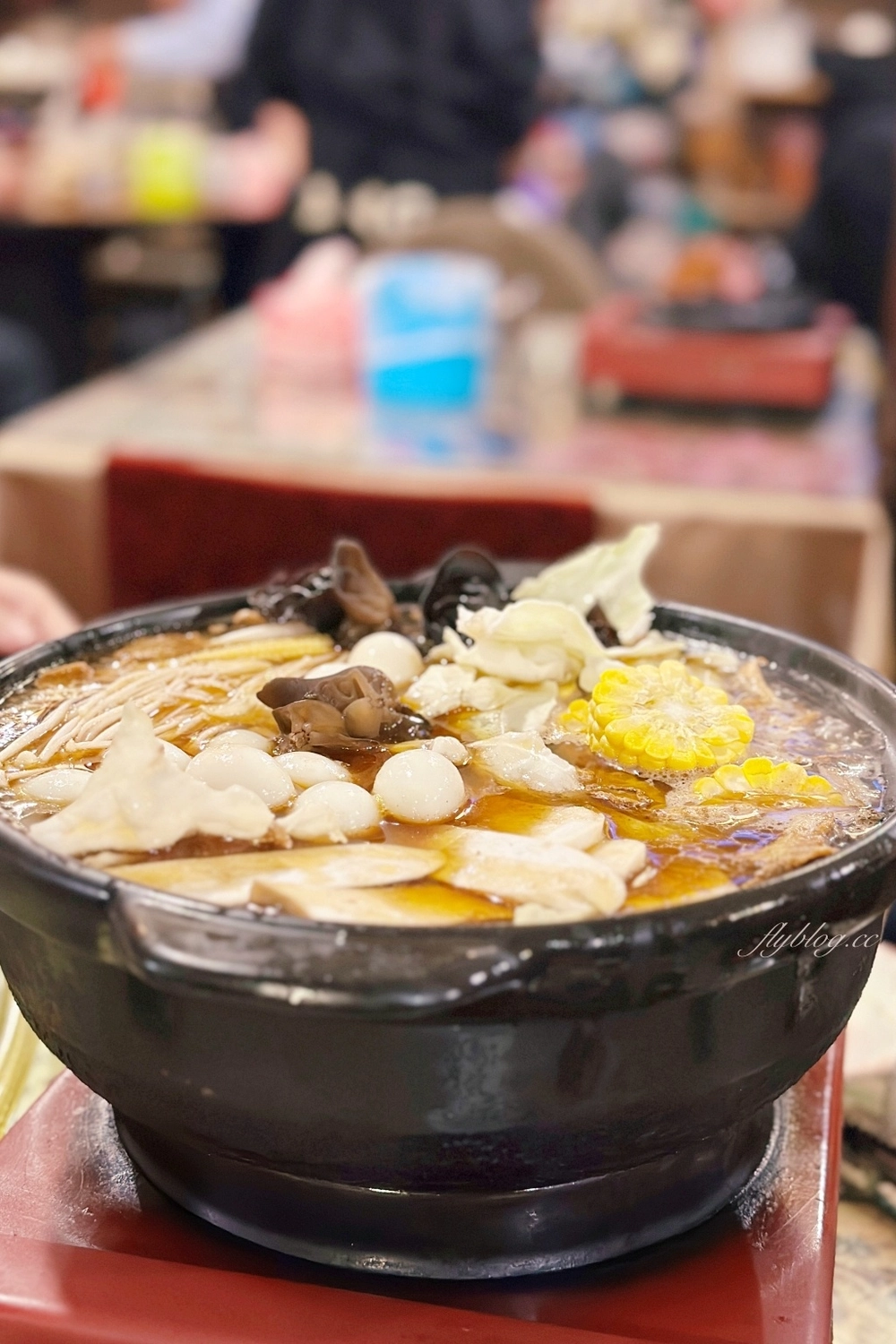 台中南區｜藝品薑母鴨．陶鍋煮的古早味薑母鴨，白甘蔗熬煮的湯頭超清甜 @飛天璇的口袋