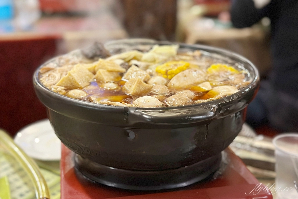 台中南區｜藝品薑母鴨．陶鍋煮的古早味薑母鴨，白甘蔗熬煮的湯頭超清甜 @飛天璇的口袋