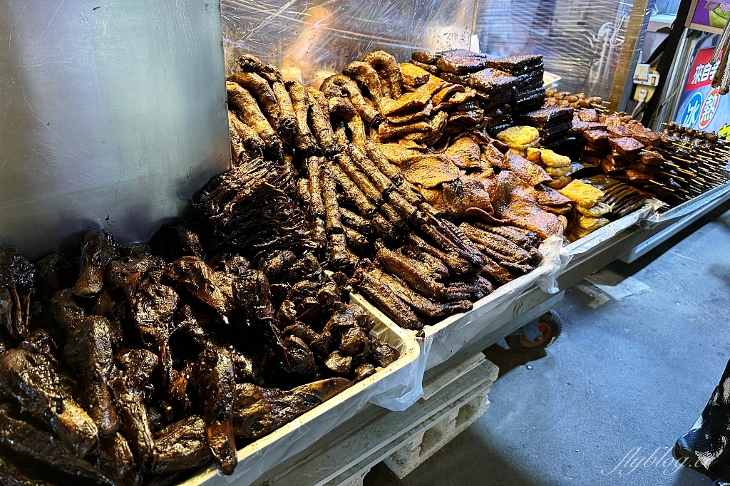 台中南屯｜大肥鴨東山鴨頭．Google 4.8顆星總站夜市美食，各大夜市人氣東山鴨頭 @飛天璇的口袋