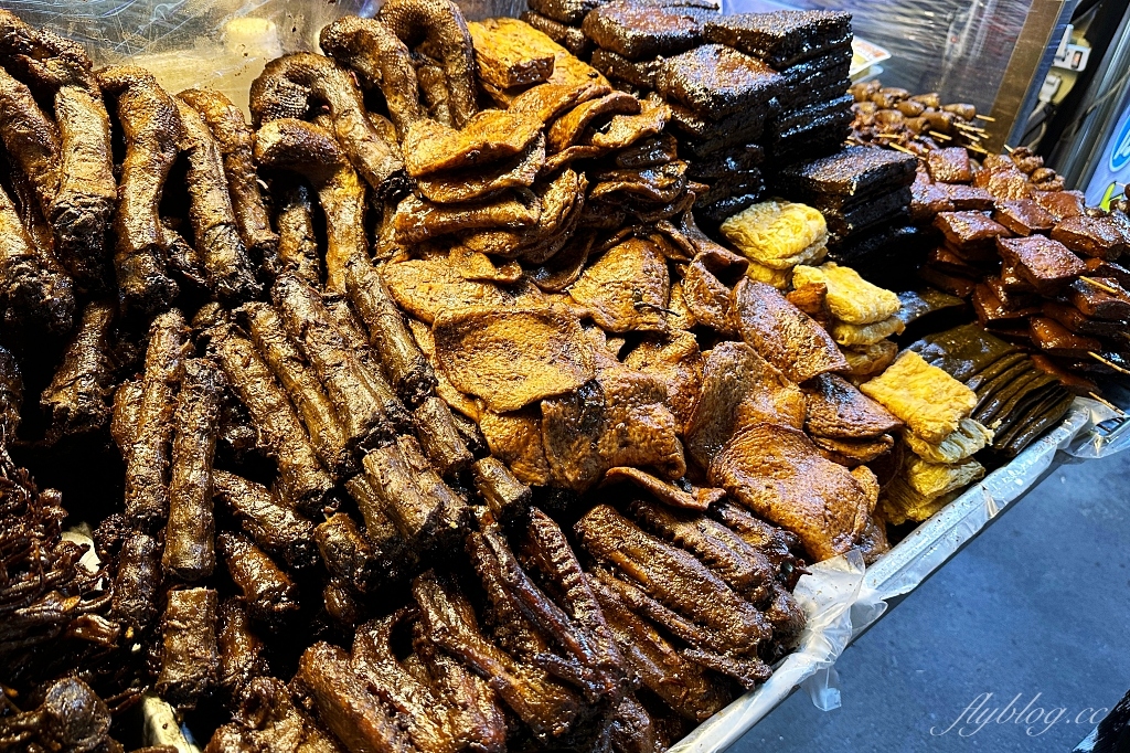 台中南屯｜大肥鴨東山鴨頭．Google 4.8顆星總站夜市美食，各大夜市人氣東山鴨頭 @飛天璇的口袋