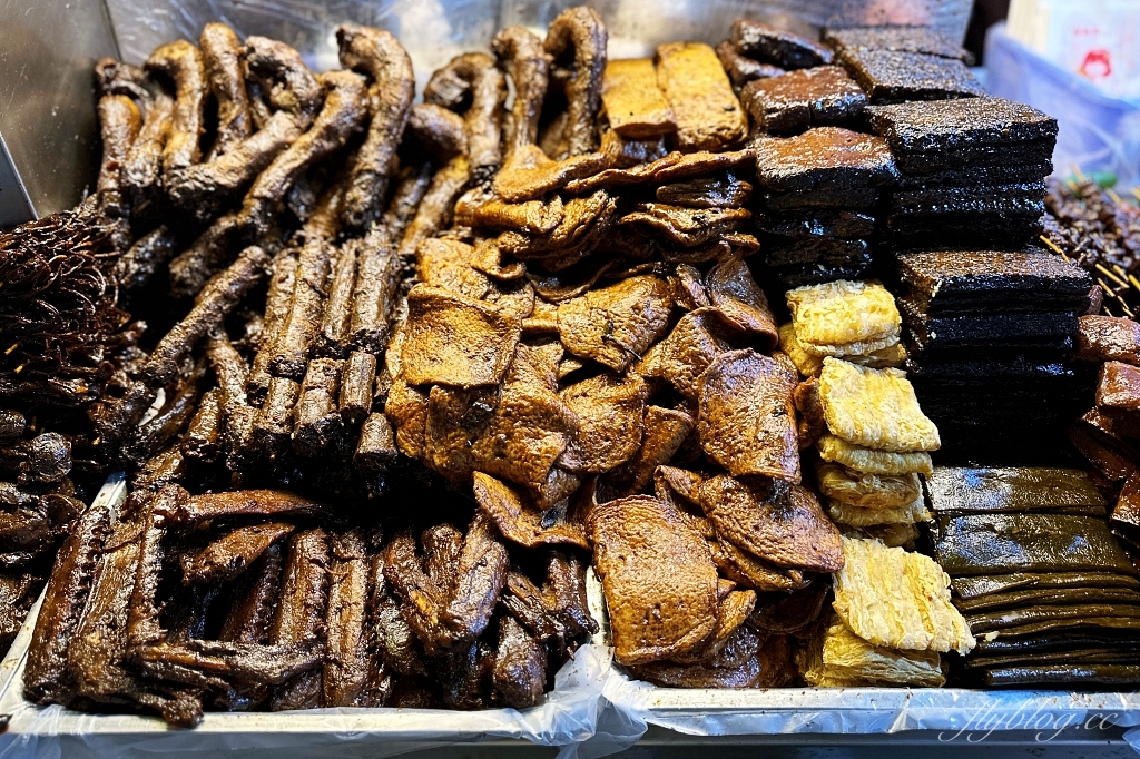 台中南屯｜大肥鴨東山鴨頭．Google 4.8顆星總站夜市美食，各大夜市人氣東山鴨頭 @飛天璇的口袋