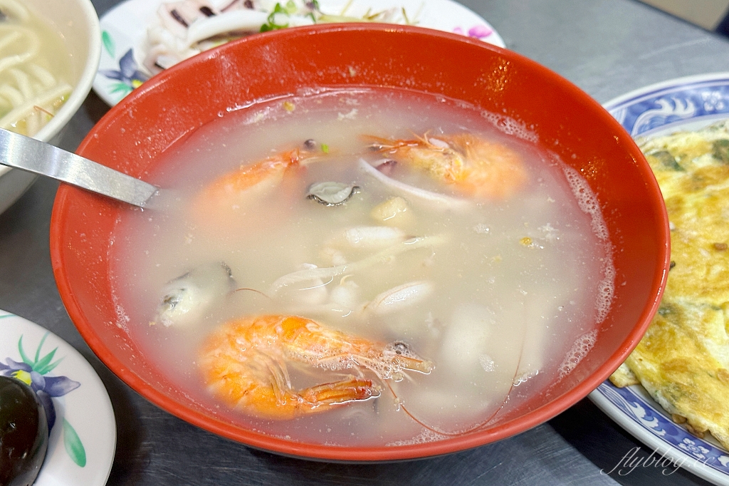 桃園中壢｜高雄海產粥｜中壢夜市旁的宵夜場美食，海產粥、雞滷飯和臭豆腐都吃的到 @飛天璇的口袋