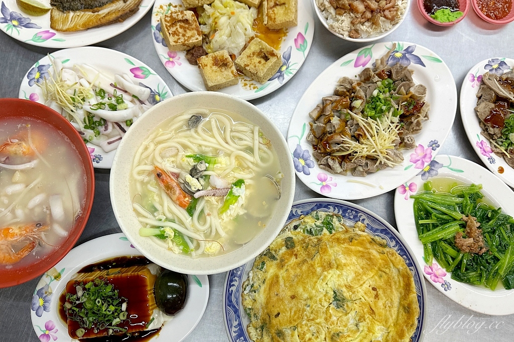 桃園中壢｜高雄海產粥｜中壢夜市旁的宵夜場美食，海產粥、雞滷飯和臭豆腐都吃的到 @飛天璇的口袋