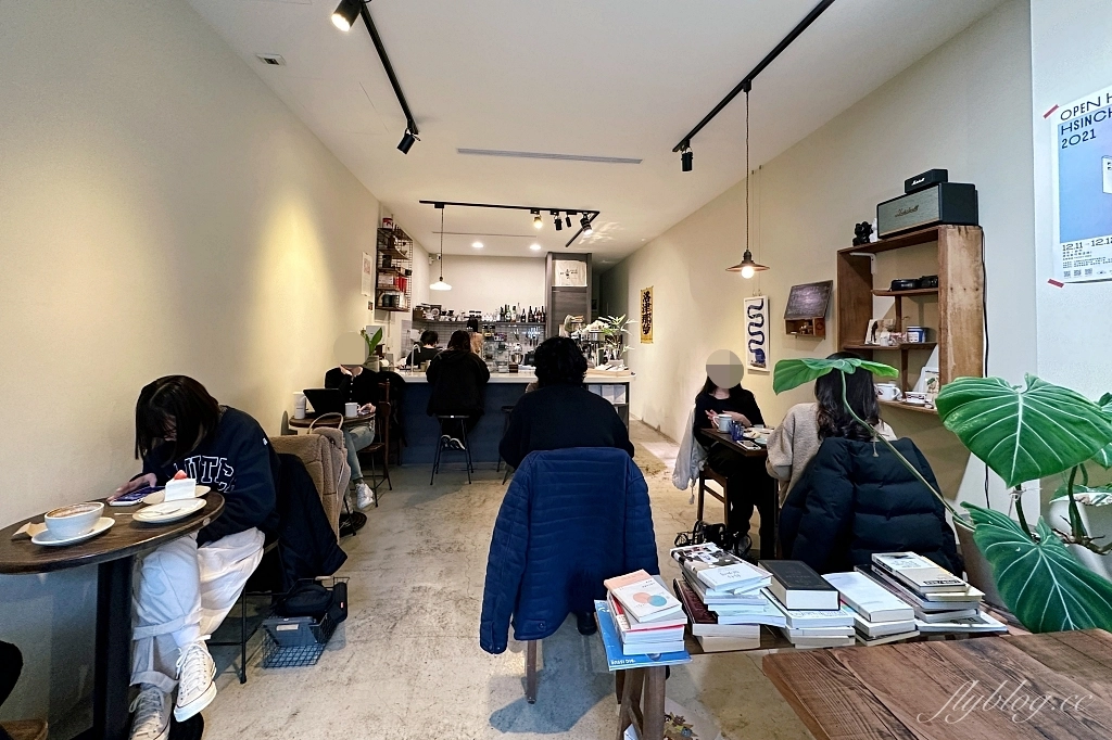 新竹竹北｜abrazamoslavida cafe 歲月靜好咖啡館，享受閒逸的空間，美味的自製甜點和手沖咖啡 @飛天璇的口袋