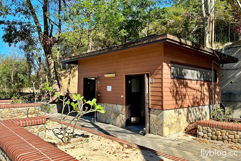 台中后里｜鳳凰山步道．沿路許多涼亭和觀景台，路線好走又有林蔭遮敝 @飛天璇的口袋