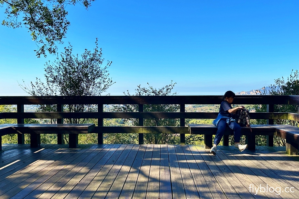 台中后里｜鳳凰山步道．沿路許多涼亭和觀景台，路線好走又有林蔭遮敝 @飛天璇的口袋