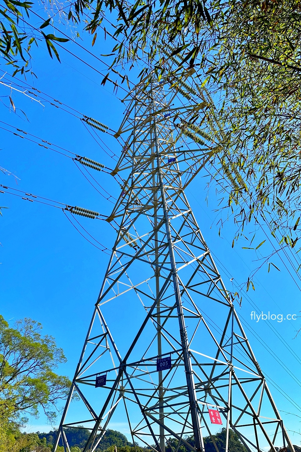 台中后里｜鳳凰山步道．沿路許多涼亭和觀景台，路線好走又有林蔭遮敝 @飛天璇的口袋
