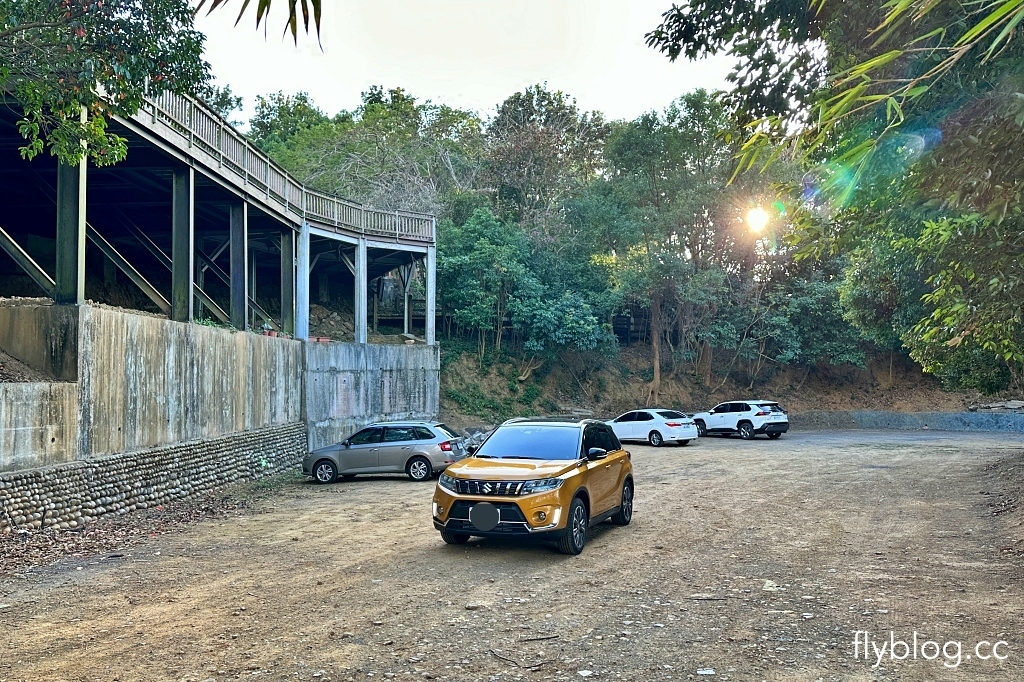 台中后里｜鳳凰山步道．沿路許多涼亭和觀景台，路線好走又有林蔭遮敝 @飛天璇的口袋