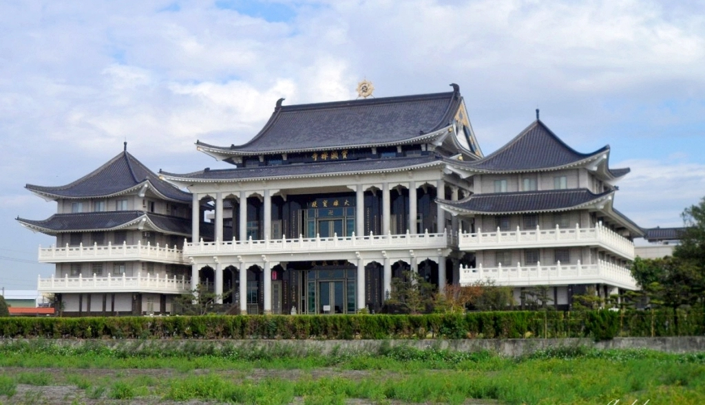 彰化秀水｜金陵村花海盛開中，日本味十足的建築寶灝禪寺，金陵風箏花海節1/15開跑 @飛天璇的口袋