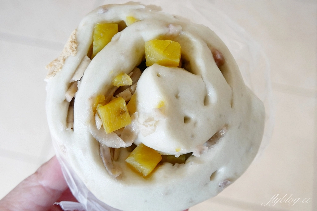 新竹西區｜西大發城隍包．新竹城隍廟爆漿珍珠奶茶包，買10送6每天大排長龍 @飛天璇的口袋