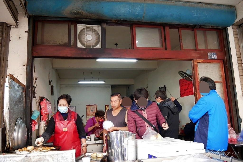 新竹東區｜鳳英豆漿店｜新竹最接地氣的傳統早餐，現撖小籠包和蛋餅必點 @飛天璇的口袋
