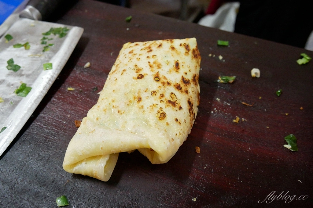 新竹東區｜鳳英豆漿店｜新竹最接地氣的傳統早餐，現撖小籠包和蛋餅必點 @飛天璇的口袋