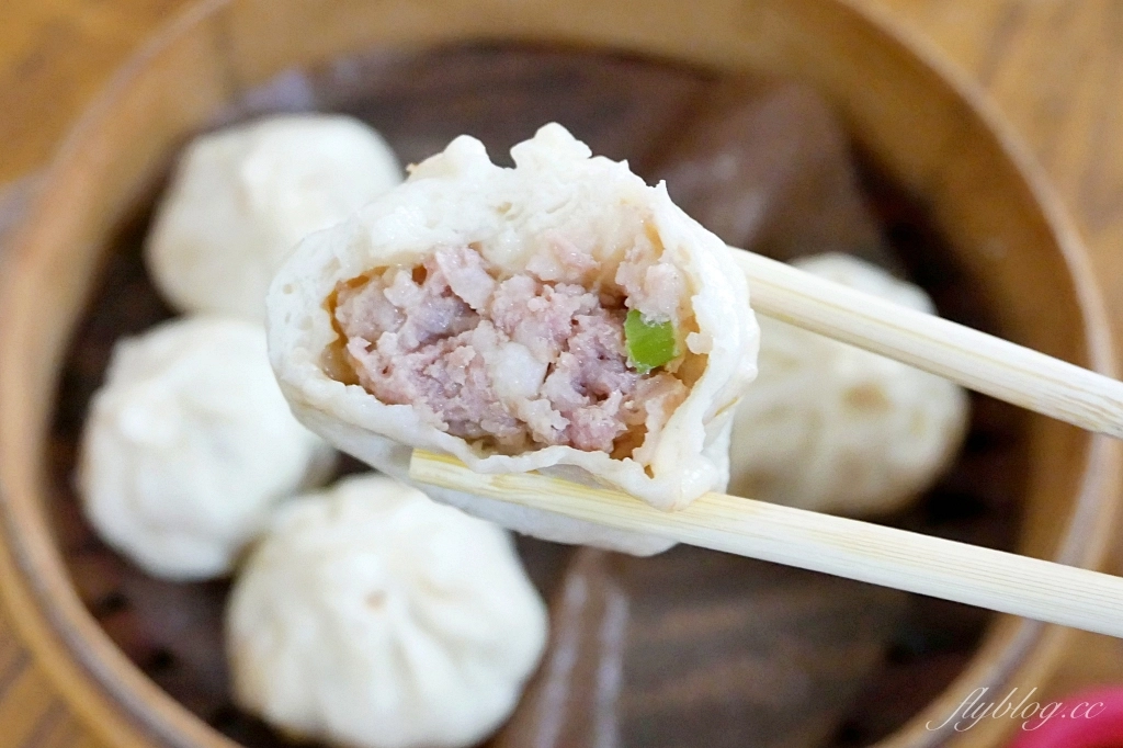 新竹東區｜鳳英豆漿店｜新竹最接地氣的傳統早餐，現撖小籠包和蛋餅必點 @飛天璇的口袋