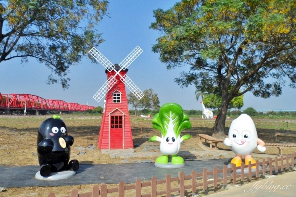 西螺蝴蝶公園｜西螺大橋下的裝置藝術，可愛的卡通天外奇蹟氣球屋 @飛天璇的口袋