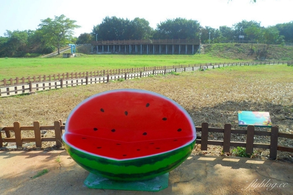 西螺蝴蝶公園|西螺大橋下的裝置藝術,可愛的卡通天外奇蹟氣球屋 @飛天璇的口袋 西螺蝴蝶公園|西螺大橋下的裝置藝術,可愛的卡通天外奇蹟氣球屋 @飛天璇的口袋