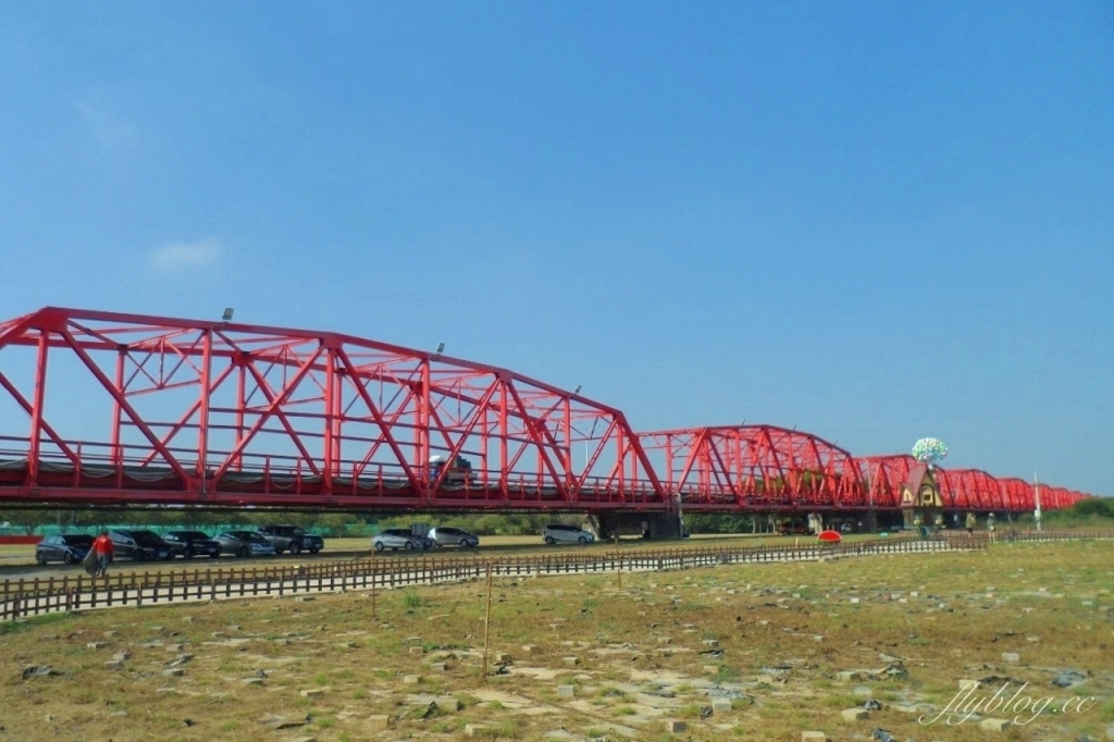 西螺蝴蝶公園|西螺大橋下的裝置藝術,可愛的卡通天外奇蹟氣球屋 @飛天璇的口袋 西螺蝴蝶公園|西螺大橋下的裝置藝術,可愛的卡通天外奇蹟氣球屋 @飛天璇的口袋