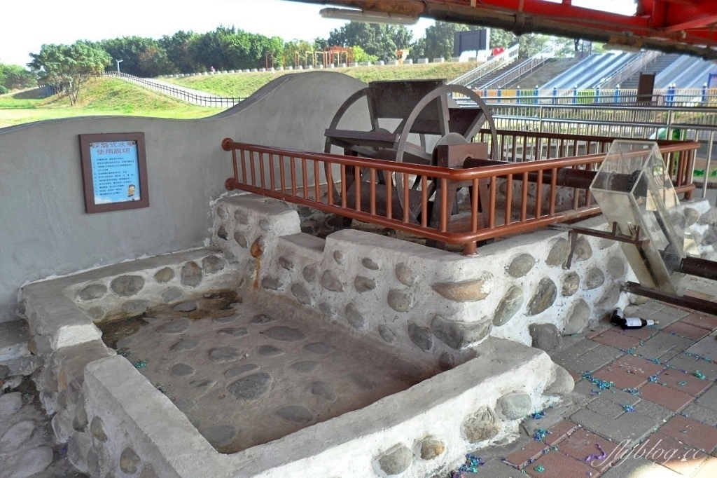 西螺蝴蝶公園｜西螺大橋下的裝置藝術，可愛的卡通天外奇蹟氣球屋 @飛天璇的口袋