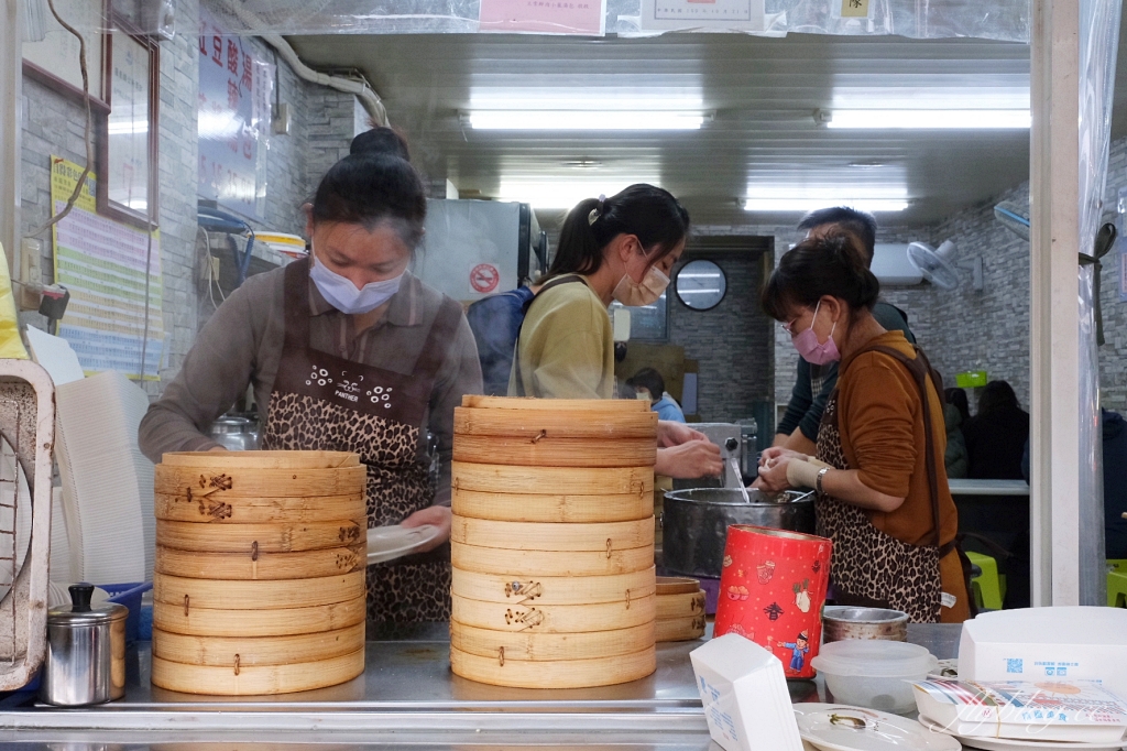 宜蘭羅東｜正常鮮肉小籠湯包，Google評論4.3顆星，皮薄多汁的現撖現包小籠包 @飛天璇的口袋