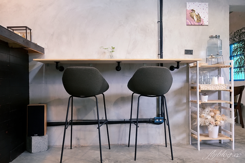 宜蘭頭城｜小溪邊咖啡．依山傍水的平房咖啡館，享受在外婆家喝咖啡的感覺 @飛天璇的口袋