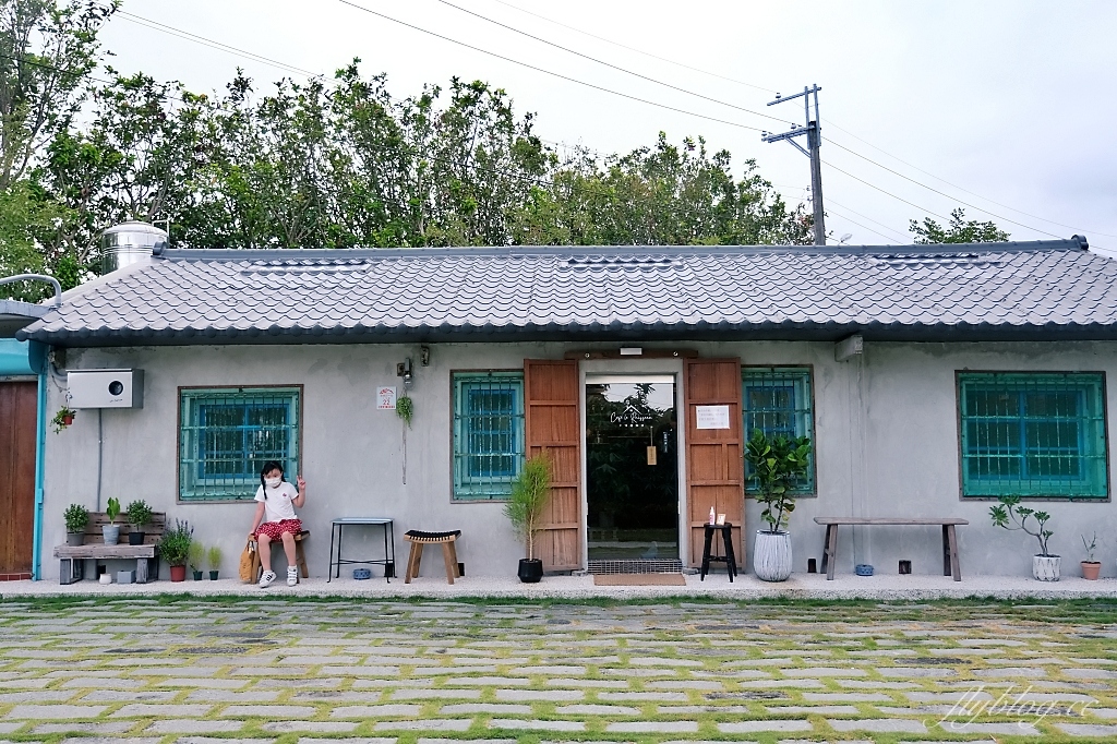 宜蘭頭城｜小溪邊咖啡．依山傍水的平房咖啡館，享受在外婆家喝咖啡的感覺 @飛天璇的口袋