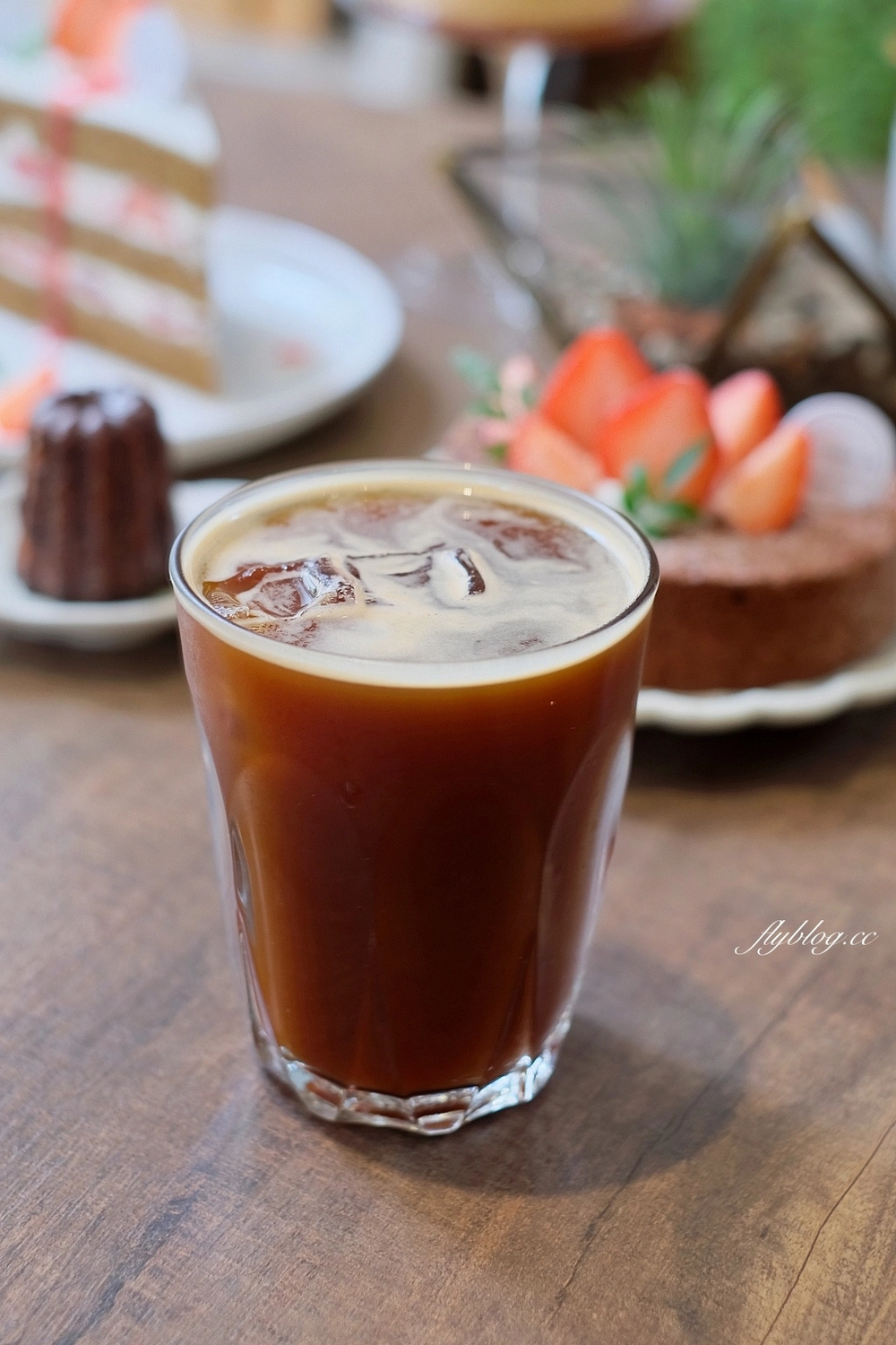 桃園中壢｜綠沐恬拾 Caf&eacute; & P&acirc;tisserie，佈滿植栽的溫室風咖啡館，品嚐甜點的同時也享受生活美學 @飛天璇的口袋