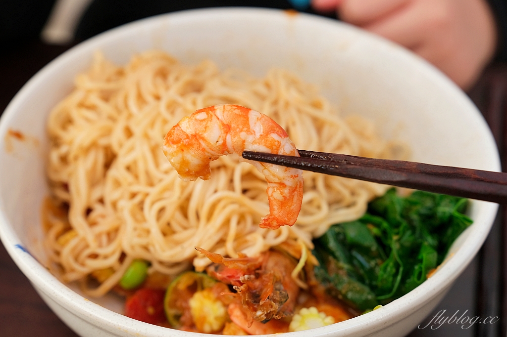 台中西區｜溪木Simmogu Cuisine．綠意擁蔟的玻璃屋建築，超有水準的台菜創意餐廳 @飛天璇的口袋