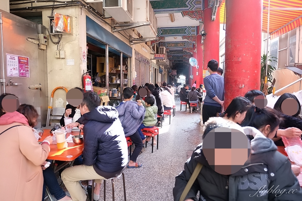 嘉義新港｜新港生炒鴨肉羹，奉天宮必吃排隊美食，一碗45元的銅版美食 @飛天璇的口袋