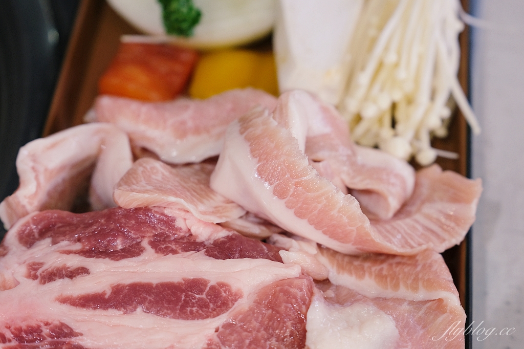 台中北屯｜料韓男台中北屯店，台北來的韓國熟成烤五花肉名店，個人平均消費550元起 @飛天璇的口袋