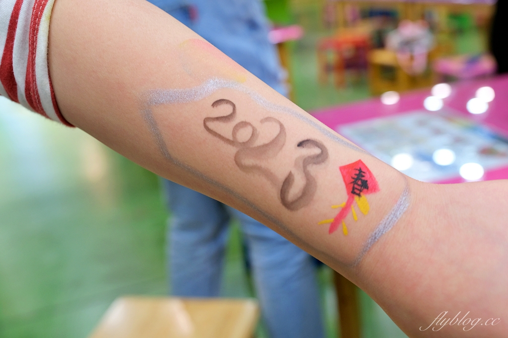 宜蘭蘇澳｜蜡藝蠟筆城堡，宜蘭巨大版臘筆觀光工廠，趣味手作DIY和彩虹溜滑梯 @飛天璇的口袋