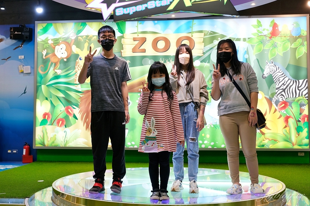 宜蘭蘇澳｜蜡藝蠟筆城堡，宜蘭巨大版臘筆觀光工廠，趣味手作DIY和彩虹溜滑梯 @飛天璇的口袋