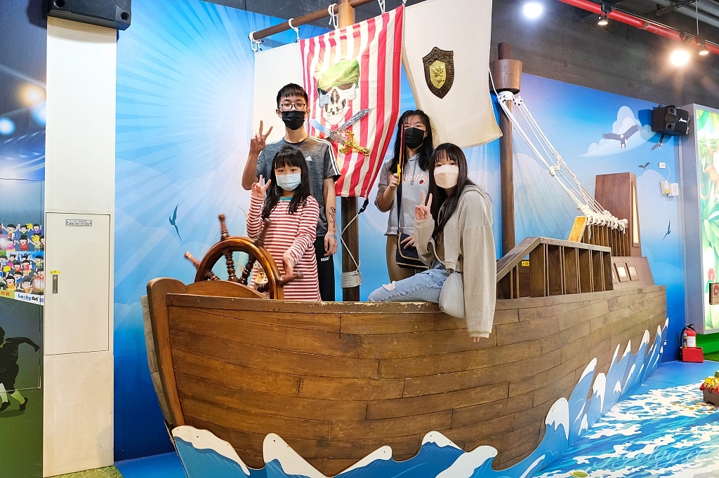 宜蘭蘇澳｜蜡藝蠟筆城堡，宜蘭巨大版臘筆觀光工廠，趣味手作DIY和彩虹溜滑梯 @飛天璇的口袋