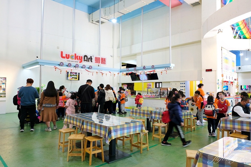 宜蘭蘇澳｜蜡藝蠟筆城堡，宜蘭巨大版臘筆觀光工廠，趣味手作DIY和彩虹溜滑梯 @飛天璇的口袋