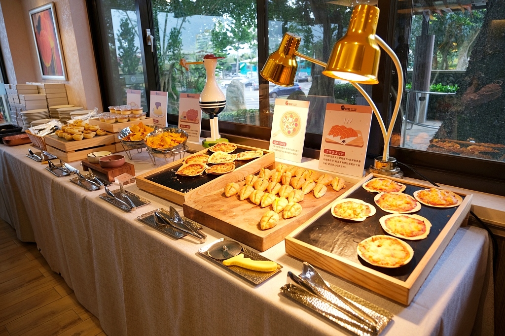 桃園龍潭｜朋趣Bon Chill Glamping．一泊四食豪華露營車，小孩子玩瘋的遊樂場 @飛天璇的口袋