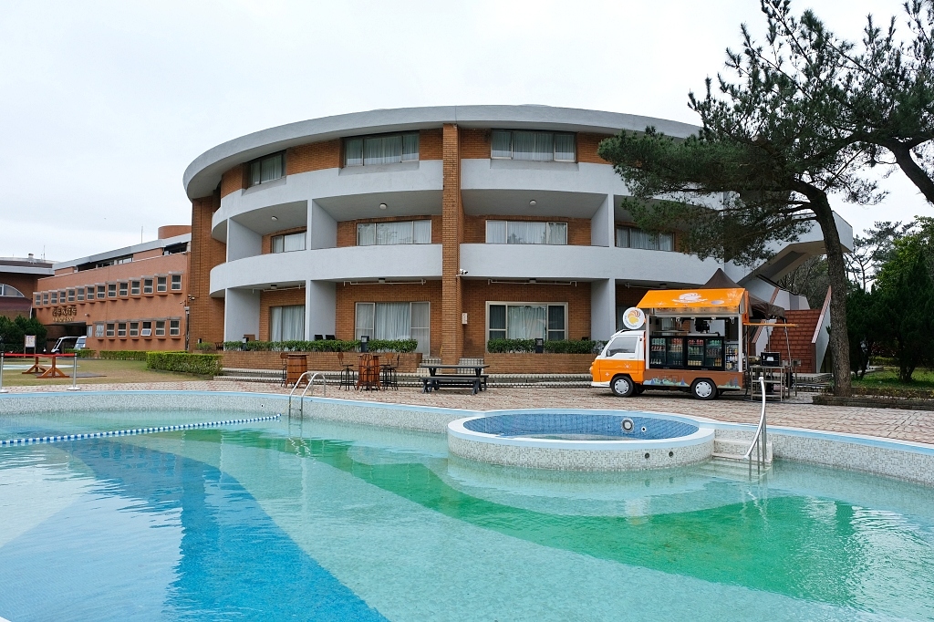 桃園龍潭｜朋趣Bon Chill Glamping．一泊四食豪華露營車，小孩子玩瘋的遊樂場 @飛天璇的口袋