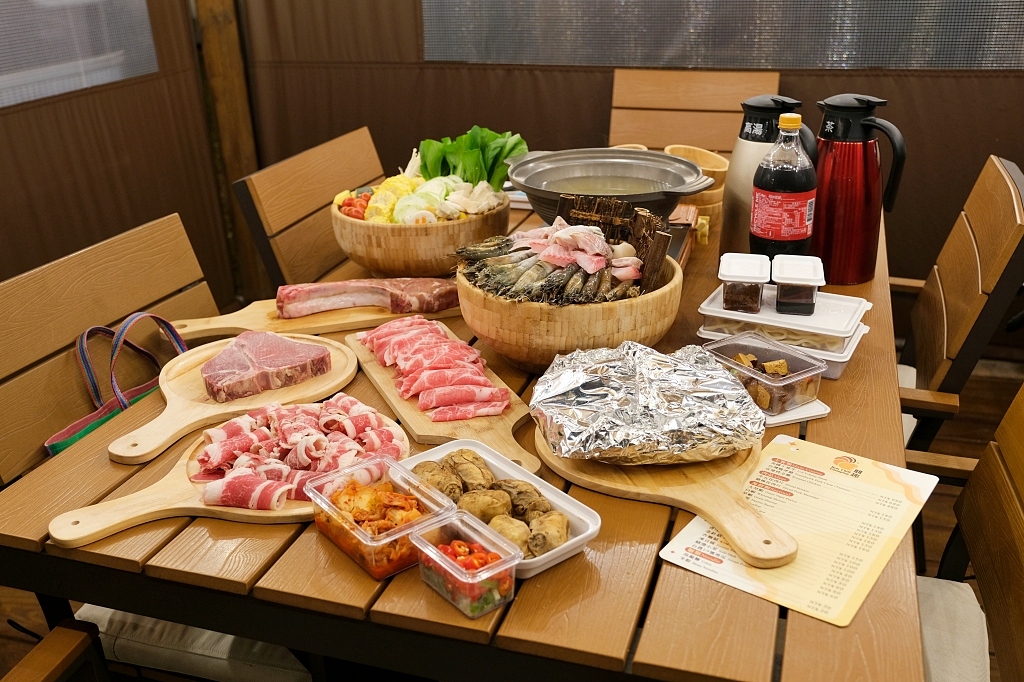 桃園龍潭｜朋趣Bon Chill Glamping．一泊四食豪華露營車，小孩子玩瘋的遊樂場 @飛天璇的口袋