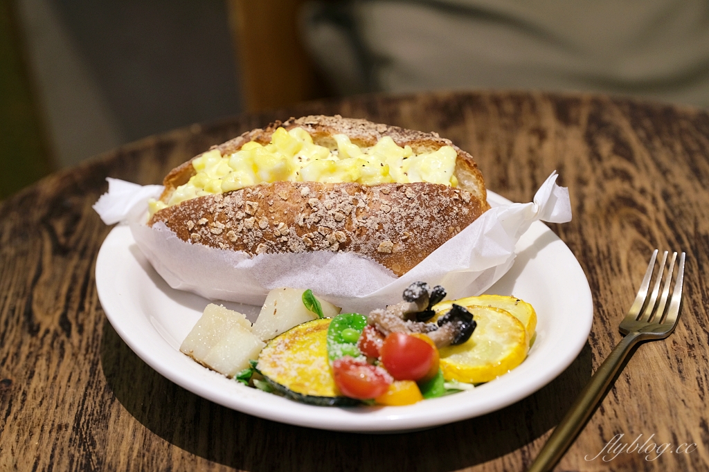 新竹東區｜Hidden off，新竹預約制咖啡館，老宅文青風氛圍，新竹大遠百周邊美食 @飛天璇的口袋