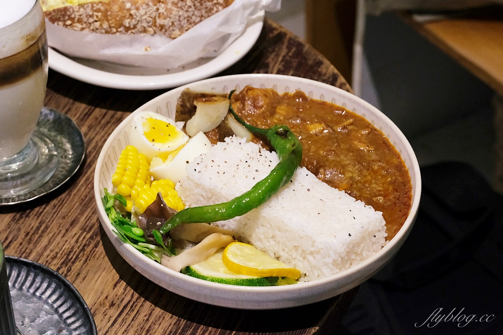 新竹東區｜Hidden off，新竹預約制咖啡館，老宅文青風氛圍，新竹大遠百周邊美食 @飛天璇的口袋