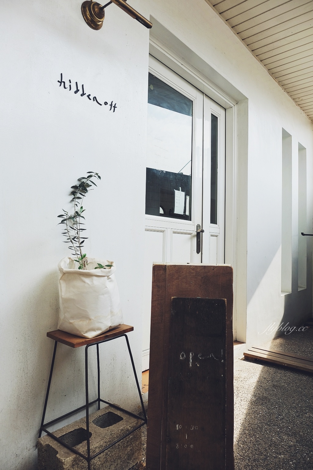 新竹東區｜Hidden off，新竹預約制咖啡館，老宅文青風氛圍，新竹大遠百周邊美食 @飛天璇的口袋