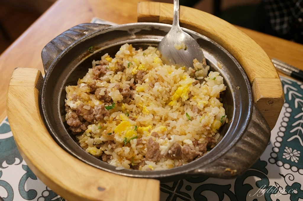 台中西區｜祥戎華茶餐室，美術館周邊巷弄裡的港式飲茶，生意好到沒預約吃不到 @飛天璇的口袋