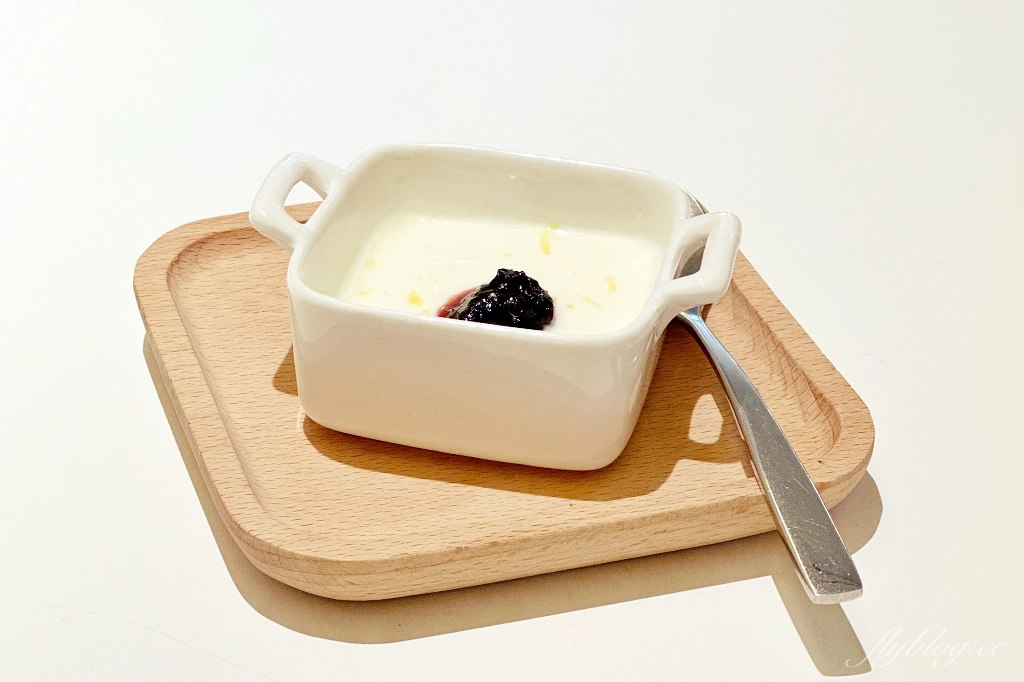 台中西區｜Mellow Yellow早午餐，宛如法式料理的早午餐饗宴，國美館商圈清新黃色小屋 @飛天璇的口袋