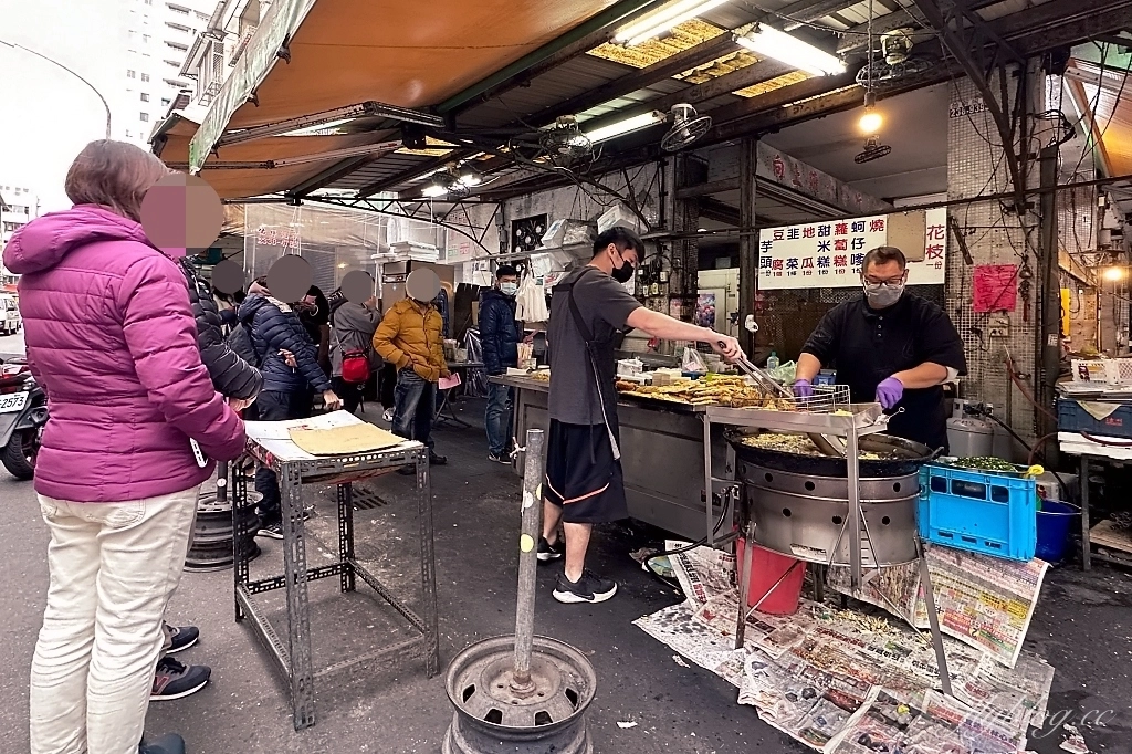 台中西區|向上市場炸粿,下午3點半才出沒,隱身市場裡的炸粿老攤 @飛天璇的口袋 台中西區|向上市場炸粿,下午3點半才出沒,隱身市場裡的炸粿老攤 @飛天璇的口袋